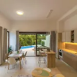 فيلة Veranda By Istrialux